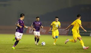 Tiến Linh ghi dấu ấn đậm nét với cú đúp bàn thắng trong ngày khai màn V.League 2024/25 - Ảnh: Bình Dương